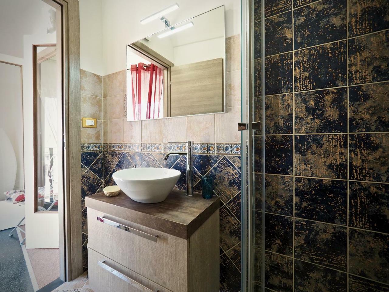 Romantic Suite Con Vista San Donato Genoa Exterior photo